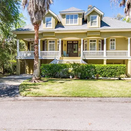 10 Dove Street Villa